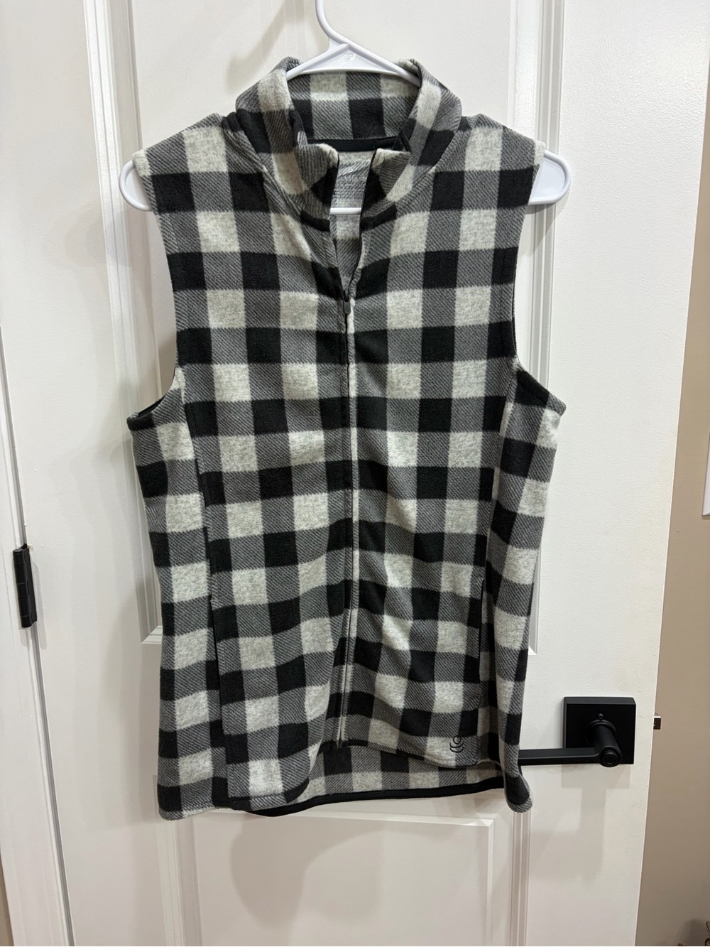 Cuddle duds Plaid Sleeveless Full-Zip Fleece Vest - Black & White